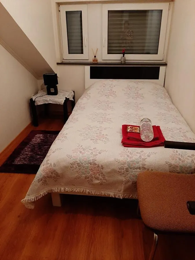 Ferienwohnung Chambre Prive Dans Belle Maison 1 Ettelbruck